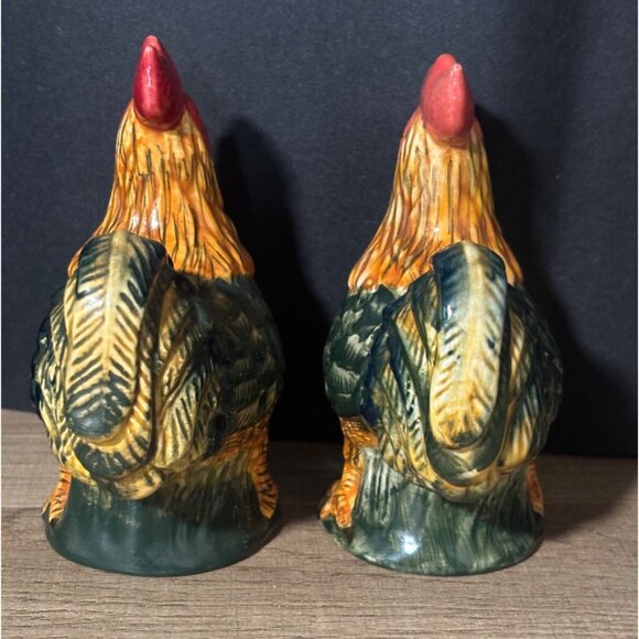 Ceramic Rooster Salt & Pepper Shaker Set Handpainted Farmhouse Kitchen - Picture 4 of 9